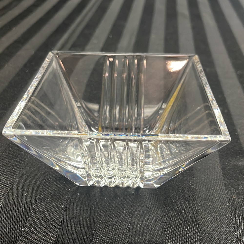 TIFFANY & CO. Metropolis Crystal small candy/trinket dish, made in Italy